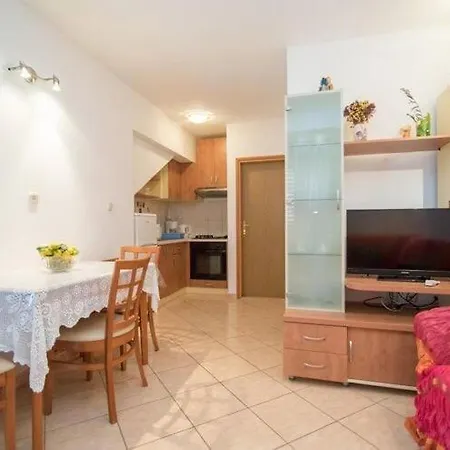 Apartment Longo - One Bedroom With Terrace, A2 - St Supetar